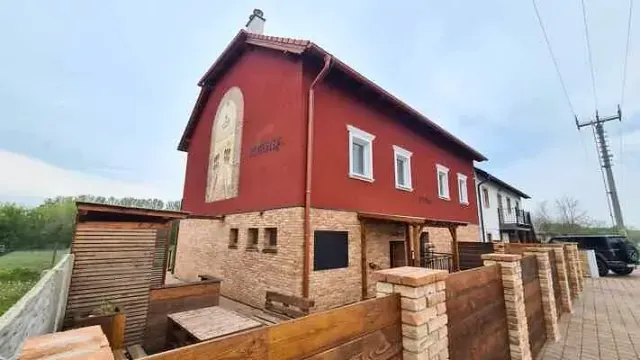 BookNoFees : location de vacances à Jevišovka – Une maison calme et élégante avec une cave à vin