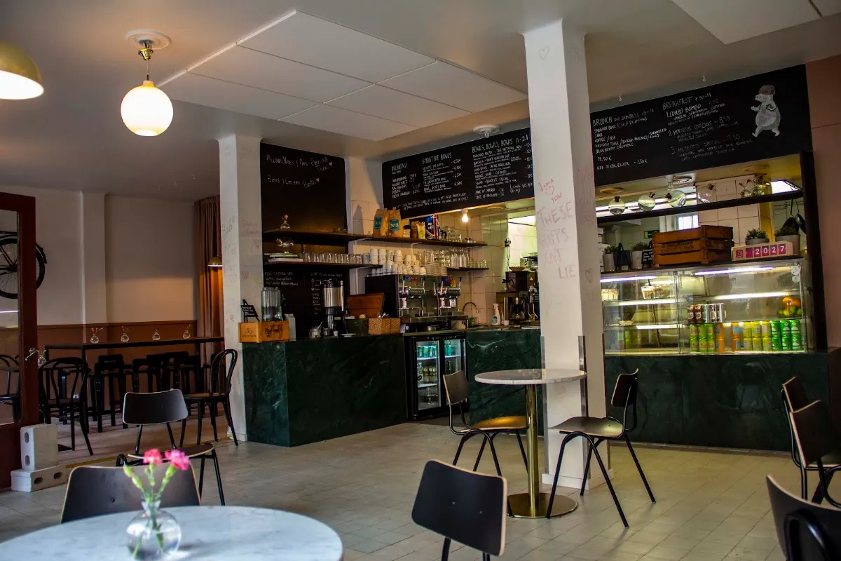 BookNoFees : Café – Green Hippo Cafe – Helsinki – Green Hippo Café, photo n° 1