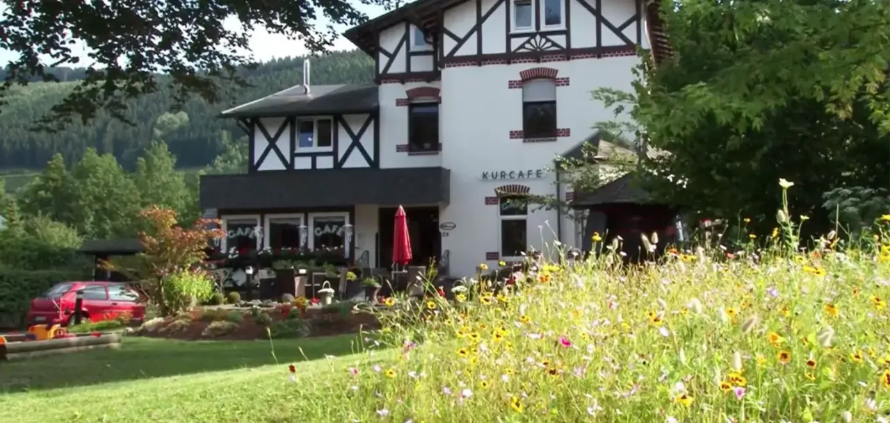 BookNoFees : Café – Café am Kurpark – Lennestadt – Café près du parc thermal, photo n° 1