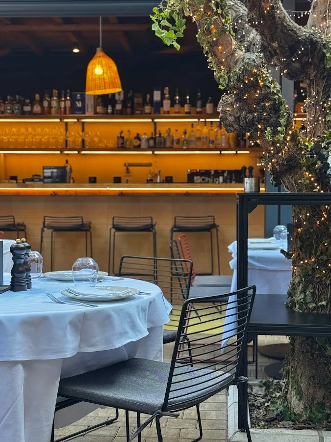 BookNoFees : Restaurant – Faro – Belgrade – Loin d'ici, photo n° 1