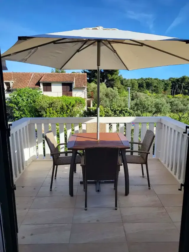 BookNoFees: NOUVEAU - Appartement n° 2 : proche de la plage, au calme – Tribunj