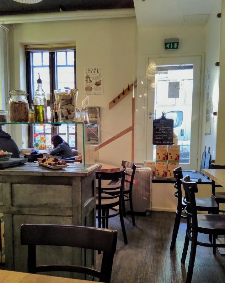 BookNoFees : Café – Cafe Panik – Helsinki – Café Panik, photo n° 1