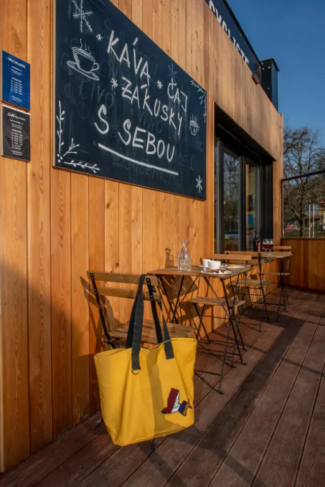 BookNoFees : Café – Café Veloklasik – Prague – Café Veloklasik, photo n° 2