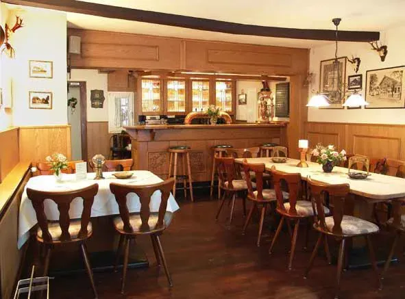 BookNoFees : Restaurant – Zum Försterhaus – Iserlohn – Vers la maison du garde forestier, photo n° 3