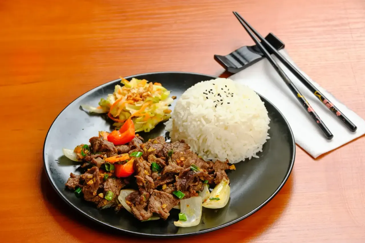 BookNoFees : Restaurant – Dang Muoi – Budapest – Les personnes âgées, photo n° 1