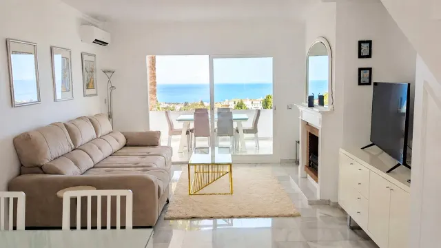 BookNoFees: Spacieux appartement en duplex avec vue panoramique sur la mer – Mijas