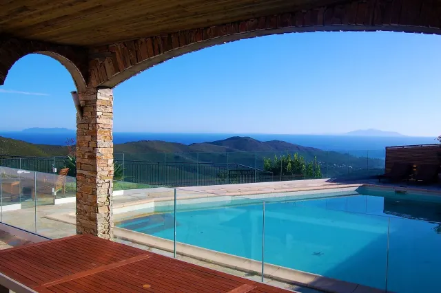 BookNoFees: Villa à Sisco, piscine privée et vue sur la mer – SISCO