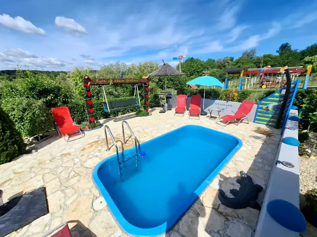 BookNoFees : location de vacances à Ludbreg – Maison de vacances avec piscine et sauna