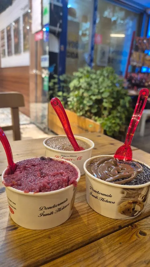 BookNoFees : Café – Helvacı Ali Tuzla – Istanbul – Ali le confiseur de Tuzla, photo n° 1