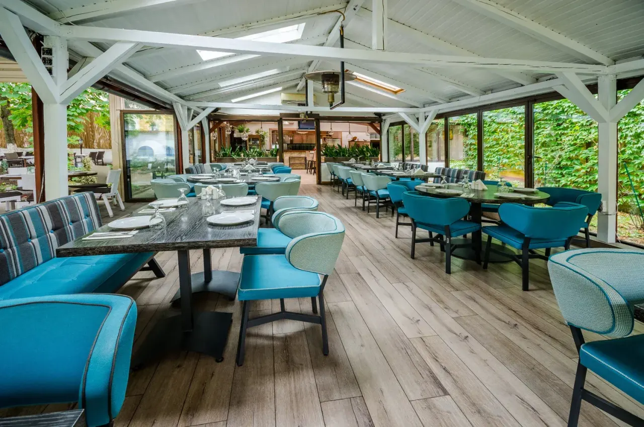 BookNoFees : Restaurant – Olympos – Prague – Olympos, photo n° 1