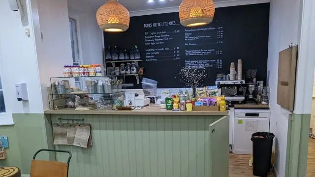 BookNoFees : Café – Apple Tree Children’s Cafe – London – Café pour enfants « Apple Tree », photo n° 3