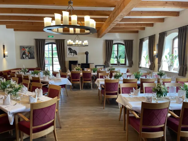 BookNoFees : Restaurant – Hotel & Gaststätte Zur Borke – Neuenrade-Affeln – Hôtel-restaurant « Zur Borke », photo n° 2
