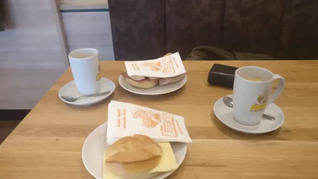 BookNoFees : Boulangerie – Bäcker Regina – Wenden – Regina, la boulangère, photo n° 2
