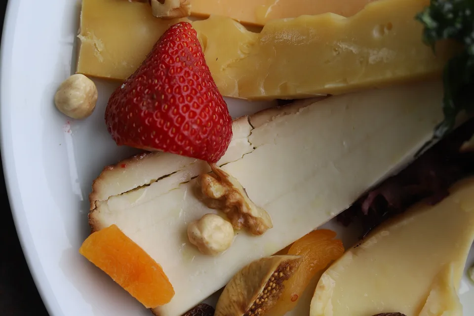 BookNoFees: Photo d’illustration : Assiette de fromages