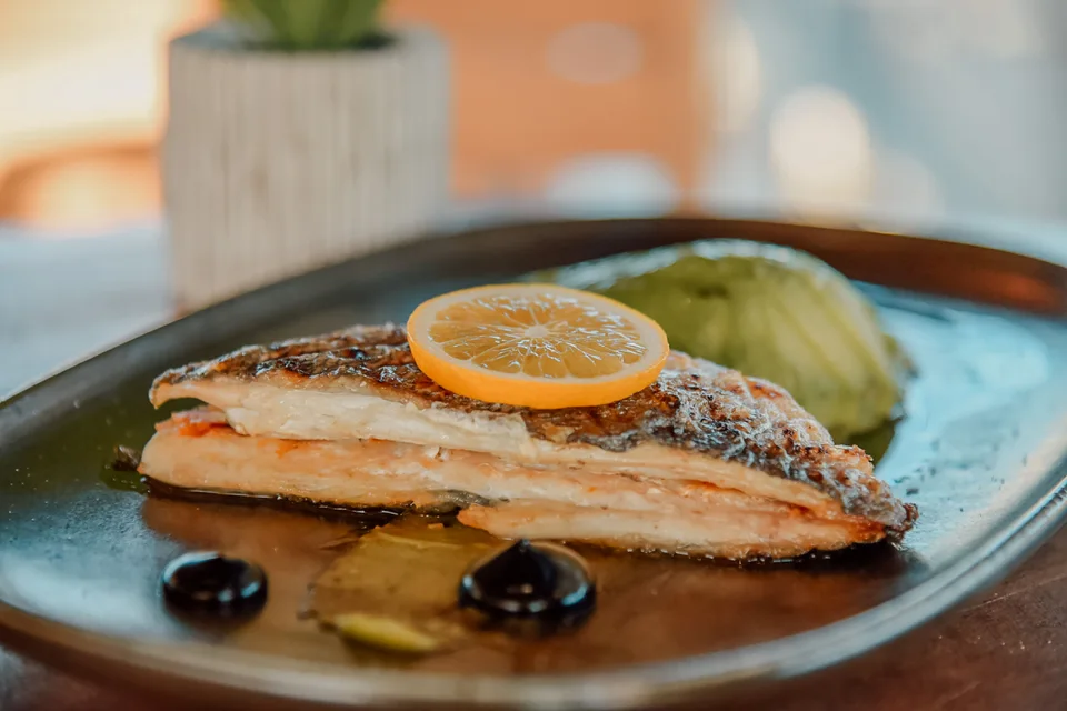 BookNoFees: Photo d’illustration : Poisson grillé